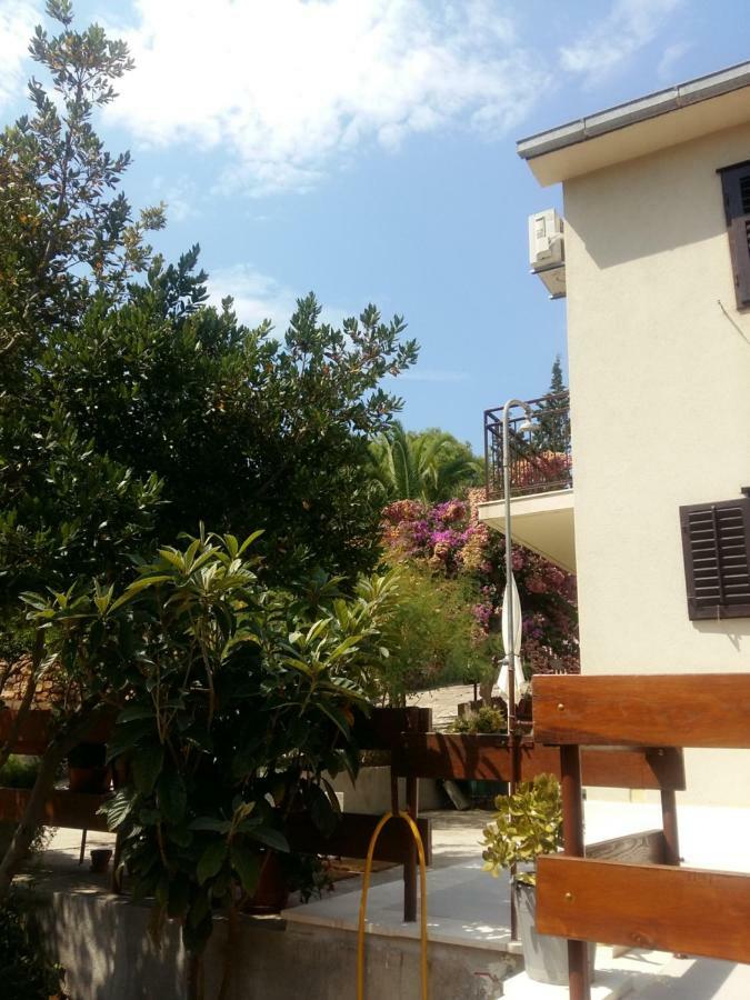 Apartament Manda Ljubetić Sutivan Zewnętrze zdjęcie